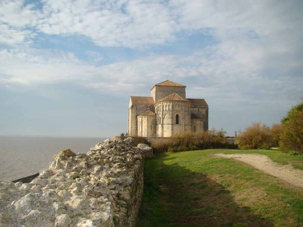 Eglise_Sainte-Radegonde_a_Talmont-sur-Gironde_